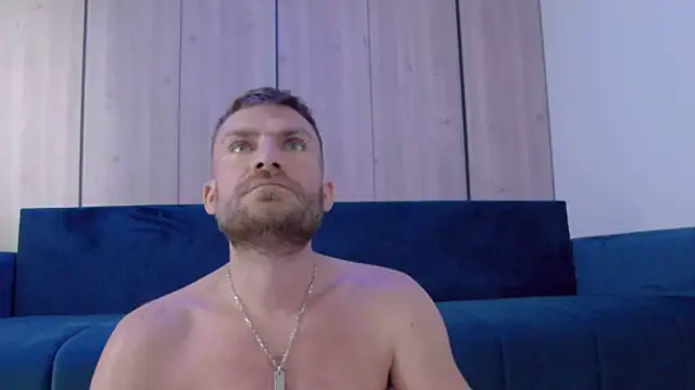 Snapshot of 10in_deluxe chatting on October 2025 07:18:01 AM 10in deluxe online show from October 2025 07:18:01 AM