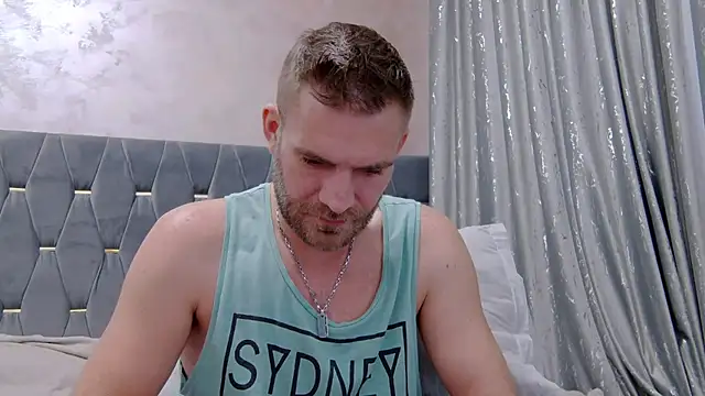 Snapshot of 10in_deluxe chatting on December 2025 07:58:02 AM 10in deluxe online show from December 2025 07:58:02 AM