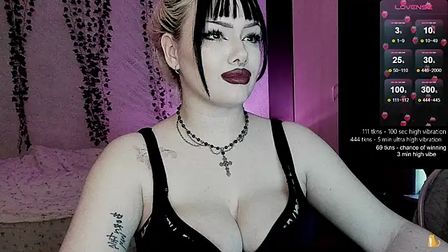 Snapshot of strawberry_elfcat chatting on March 2026 01:39:02 AM strawberry elfcat online show from March 2026 01:39:02 AM