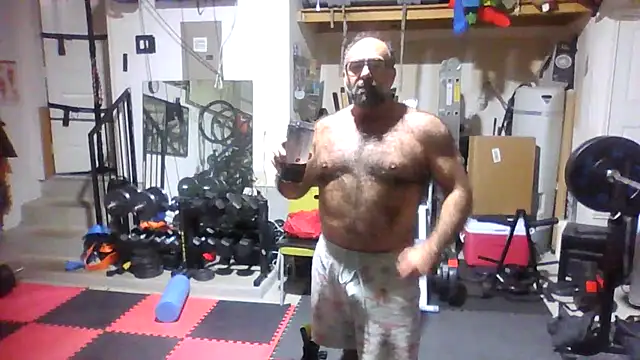 Snapshot of chainjulious chatting on November 2025 04:28:02 PM chainjulious online show from November 2025 04:28:02 PM