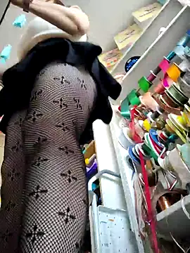 Snapshot of Mia_Novikov chatting on December 2025 09:44:02 PM Mia Novikov online show from December 2025 09:44:02 PM