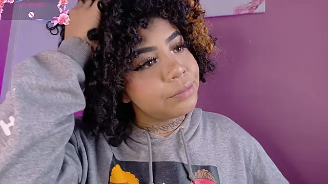 foxxy-lov3 online show from April 2026 01:59:01 PM