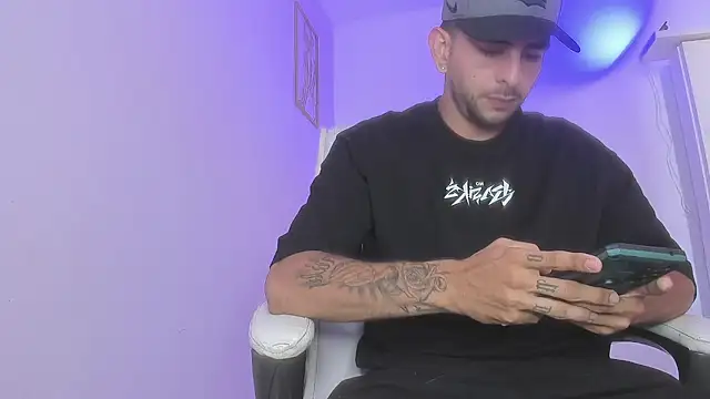 Snapshot of Ethan_mullers chatting on January 2025 06:32:02 PM Ethan mullers online show from January 2025 06:32:02 PM