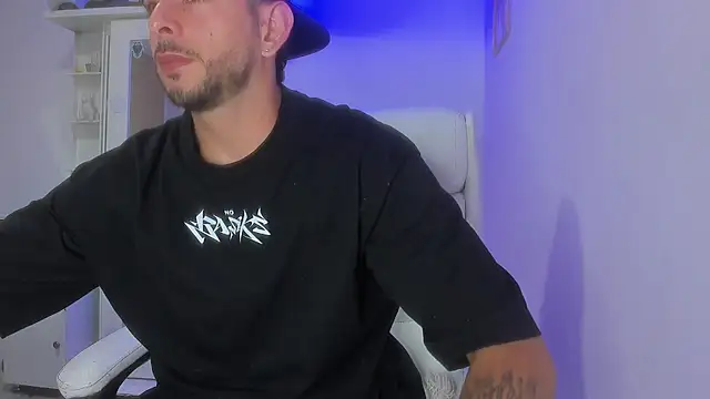 Snapshot of Ethan_mullers chatting on January 2025 11:26:01 PM Ethan mullers online show from January 2025 11:26:01 PM