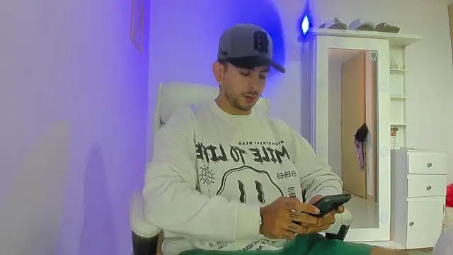 Snapshot of Ethan_mullers chatting on January 2025 08:00:01 PM Ethan mullers online show from January 2025 08:00:01 PM