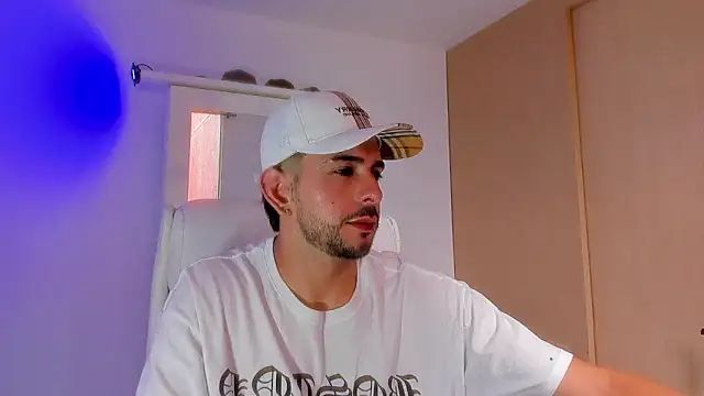 Snapshot of Ethan_mullers chatting on February 2025 07:10:02 PM Ethan mullers online show from February 2025 07:10:02 PM