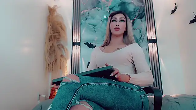 hilary rodriguez online show from October 2025 07:21:02 PM