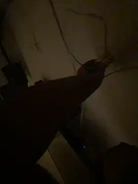 Snapshot of DayanaWood chatting on December 2025 01:10:01 AM DayanaWood online show from December 2025 01:10:01 AM