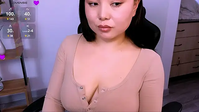 Snapshot of HinaJeen chatting on March 2025 05:14:01 AM HinaJeen online show from March 2025 05:14:01 AM