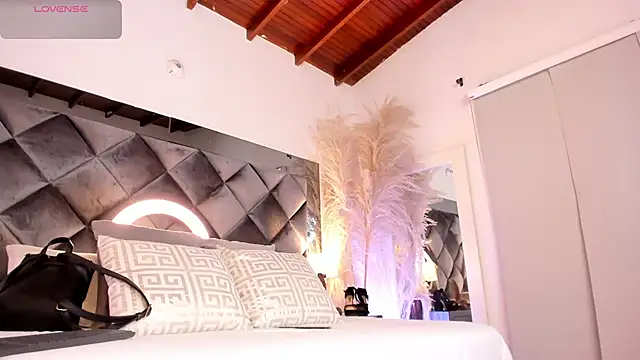 sofhiaa adaams online show from October 2025 10:21:02 PM