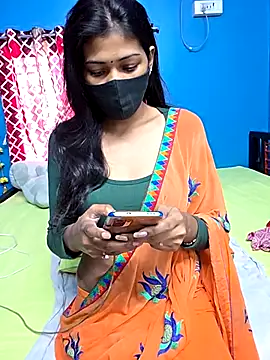 Snapshot of Triha_18 chatting on November 2025 05:30:02 AM Triha 18 online show from November 2025 05:30:02 AM