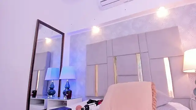 Camilaa Sanchez  online show from January 2025 02:08:02 PM