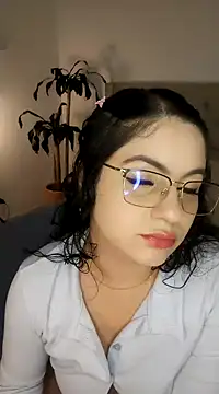 Snapshot of Lia_Hurley chatting on December 2024 03:16:01 PM Lia Hurley online show from December 2024 03:16:01 PM