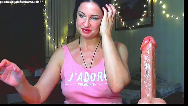 Snapshot of hornymommy69_ chatting on December 2024 09:15:01 PM hornymommy69 online show from December 2024 09:15:01 PM