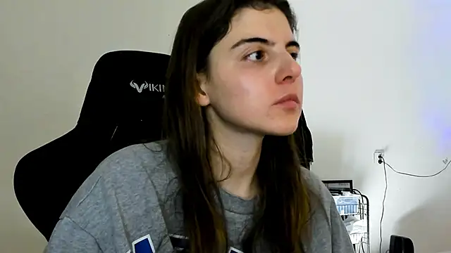 emmamurrr online show from December 2025 08:14:02 PM