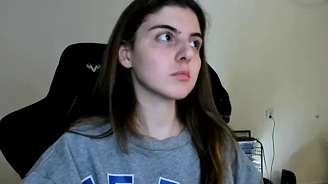 emmamurrr online show from December 2025 08:49:01 PM