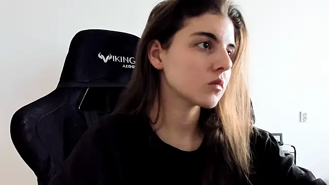 emmamurrr online show from February 2026 10:43:01 AM