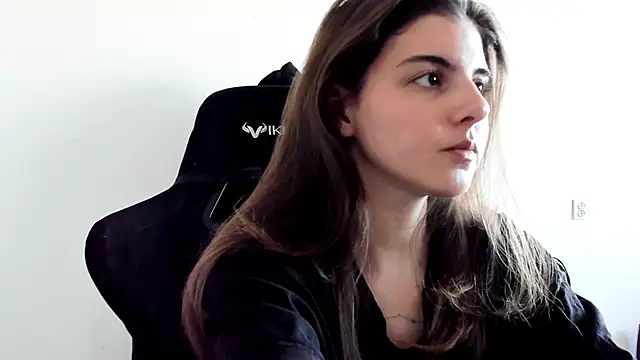 emmamurrr online show from February 2026 11:29:02 AM