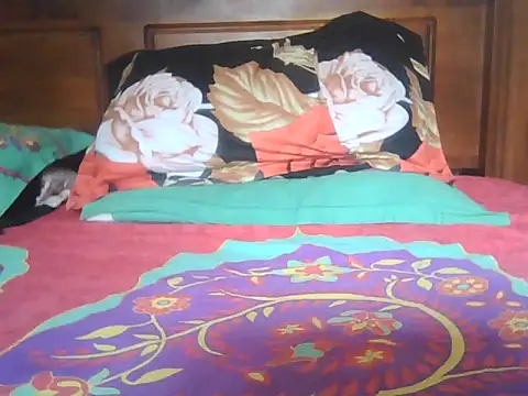 Snapshot of Nuttysub chatting on September 2025 02:06:01 AM Nuttysub online show from September 2025 02:06:01 AM