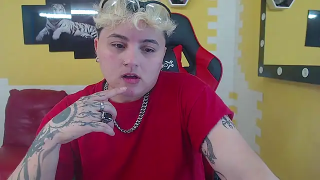 isabeautyx19 online show from January 2025 02:42:02 PM