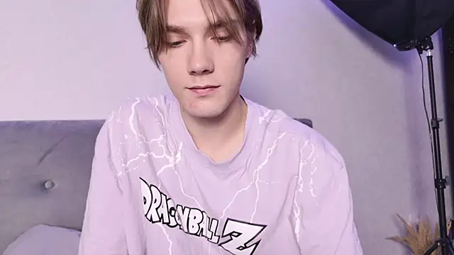 callmenineoneseven online show from October 2025 11:12:02 PM