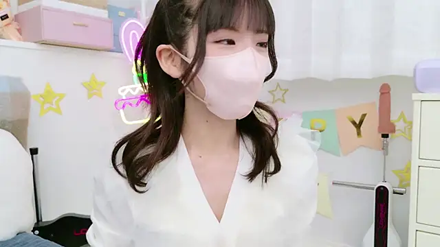 Snapshot of -minami- chatting on January 2025 12:16:01 PM -minami- online show from January 2025 12:16:01 PM