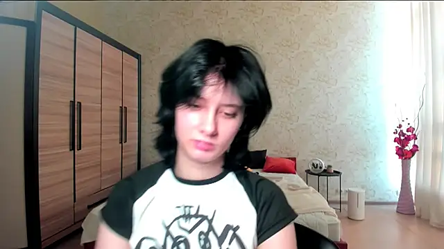 Snapshot of JulisSweet chatting on February 2025 01:44:01 PM JulisSweet online show from February 2025 01:44:01 PM