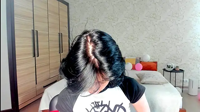 Snapshot of JulisSweet chatting on March 2025 02:45:01 PM JulisSweet online show from March 2025 02:45:01 PM