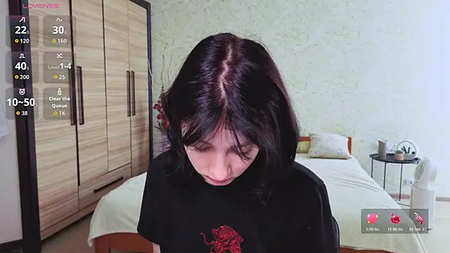 Snapshot of JulisSweet chatting on October 2025 06:47:01 AM JulisSweet online show from October 2025 06:47:01 AM