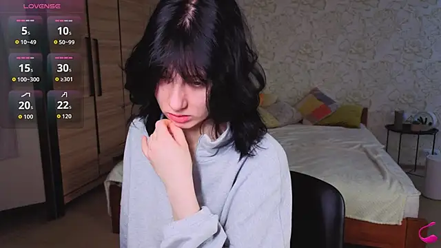 Snapshot of JulisSweet chatting on November 2025 07:58:01 AM JulisSweet online show from November 2025 07:58:01 AM