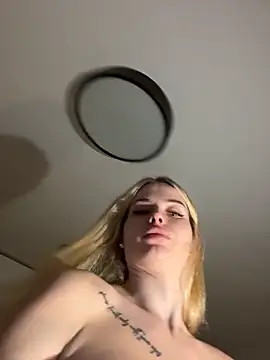 Snapshot of Vladamais chatting on April 2026 04:59:01 PM Vladamais online show from April 2026 04:59:01 PM