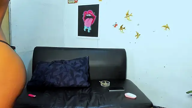 Snapshot of Ebonydollxx chatting on October 2025 01:03:01 AM Ebonydollxx online show from October 2025 01:03:01 AM