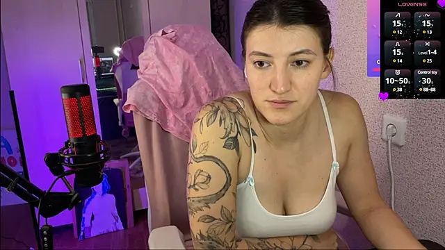 Katrin  kiss online show from February 2025 07:03:02 PM