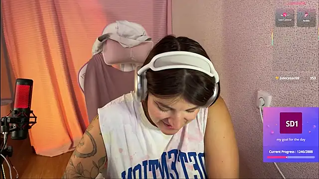 Katrin  kiss online show from September 2025 08:11:02 PM