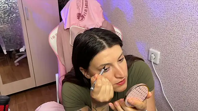 Katrin  kiss online show from May 2026 06:24:01 PM