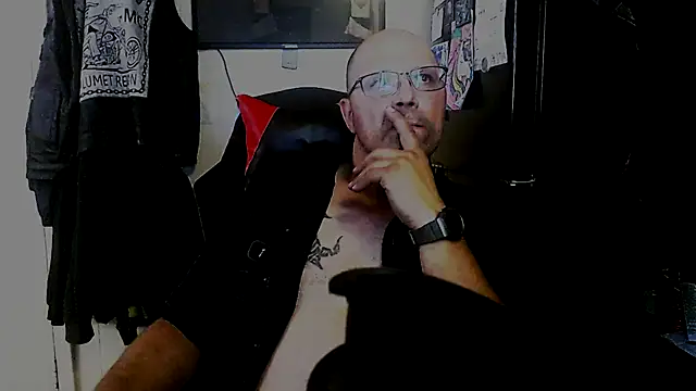 KrazyLegz online show from October 2025 07:55:01 PM