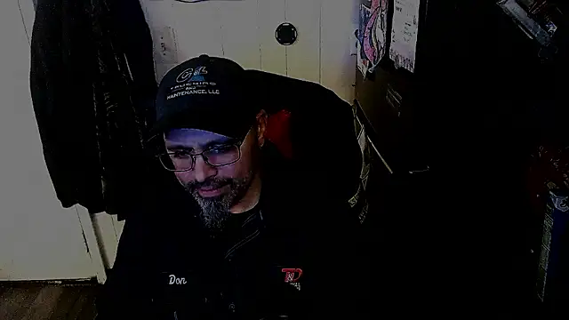 KrazyLegz online show from November 2025 10:09:02 PM