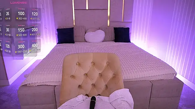 Snapshot of MilaSecrett chatting on November 2025 02:05:01 PM MilaSecrett online show from November 2025 02:05:01 PM