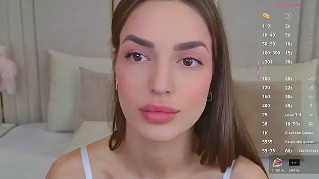 Snapshot of BellaHalles chatting on February 2026 05:50:02 AM BellaHalles online show from February 2026 05:50:02 AM