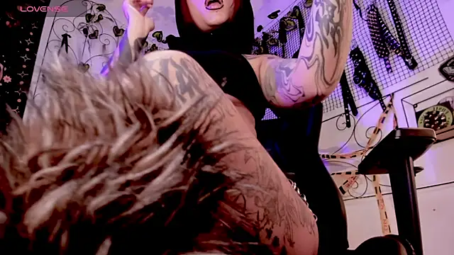 Agatha BDSM online show from April 2026 09:28:02 PM
