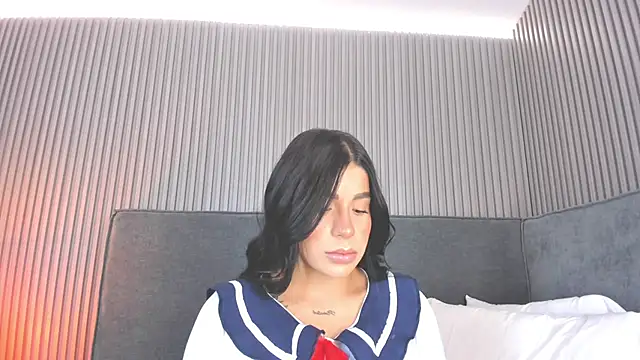 emelie 89 online show from November 2025 12:28:02 PM