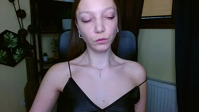 EmillyPlay online show from February 2026 06:57:02 AM
