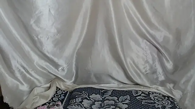 Burberrry  online show from November 2025 09:04:01 PM