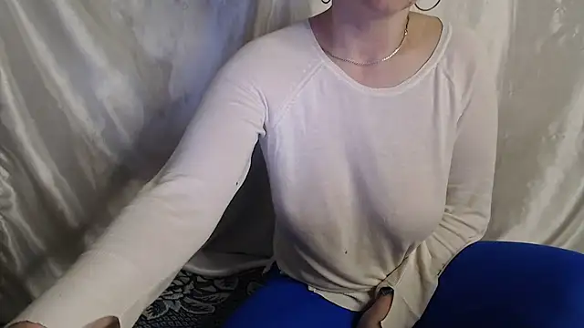 Burberrry  online show from April 2026 07:59:01 PM