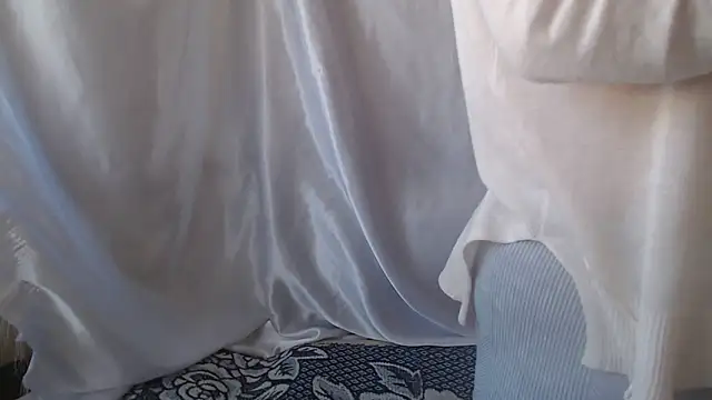 Burberrry  online show from May 2026 04:40:01 AM