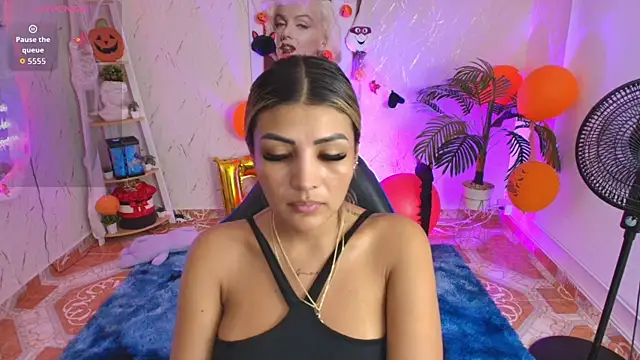 SALOOMEE   online show from October 2025 11:28:02 PM