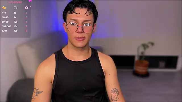 Snapshot of Alexxblue chatting on March 2026 02:39:02 AM Alexxblue online show from March 2026 02:39:02 AM