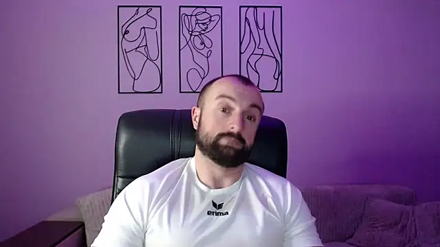 brindlefly6969 online show from November 2025 11:43:02 AM