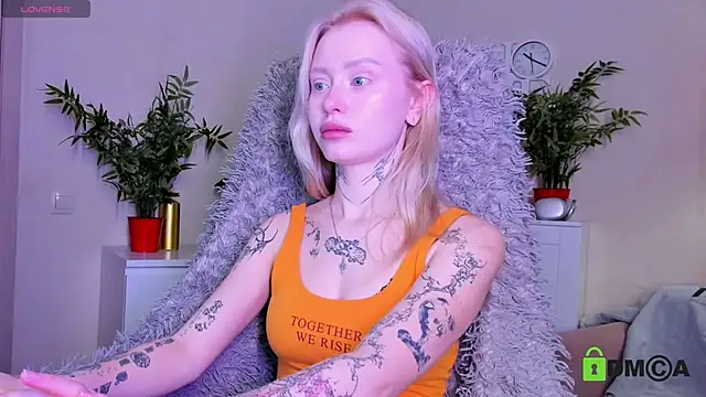 MalenaErnman online show from December 2024 10:41:01 AM