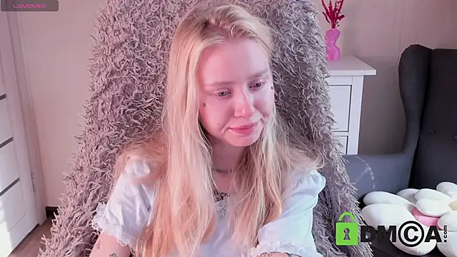 MalenaErnman online show from October 2025 08:34:02 AM